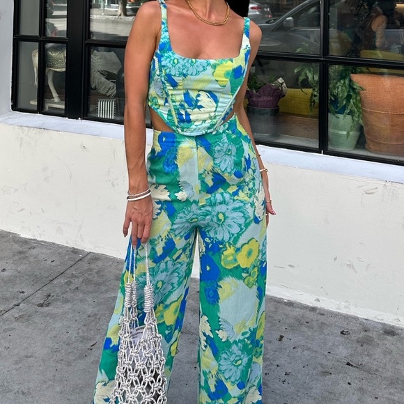 Two piece set Miss Lola - Picture 2 of 2